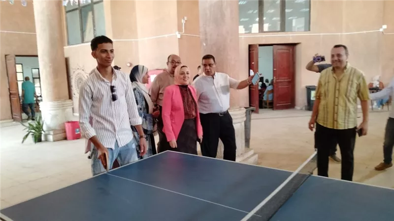 نائب رئيس جامعة بنها لشئون الدراسات العليا والبحوث تتفقد سير العملية التعليمية