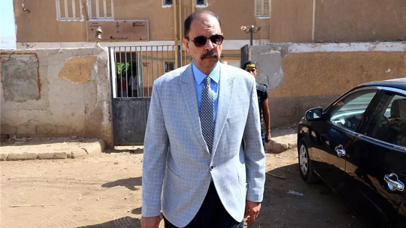 في جولة مفاجئة.. محافظ سوهاج يتفقد عددا من المدارس بأخميم (صور)