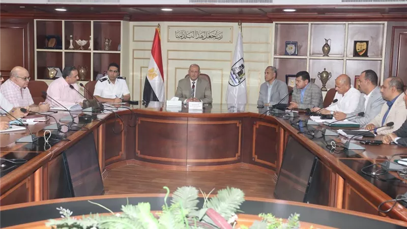 بني سويف تبدأ دراسة تشغيل مواقف حديثة ضمن خطة تطوير النقل العام