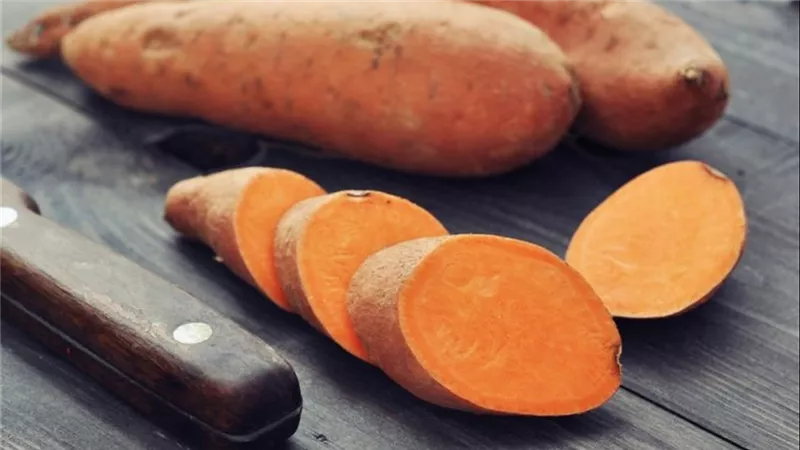 البطاطا الحلوة.. كنز غذائي لخفض الكوليسترول وتعزيز المناعة 	