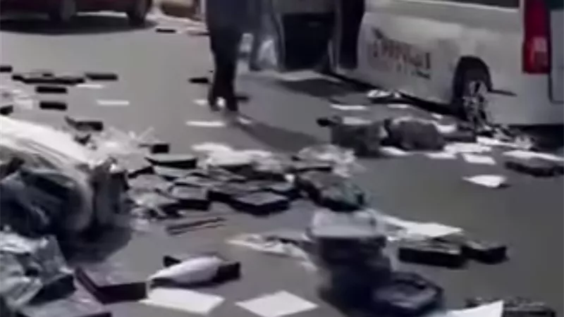 مصرع شخص وإصابة 8 آخرين فى حادث مرورى أعلى الطريق السياحى بإتجاه المنيب 