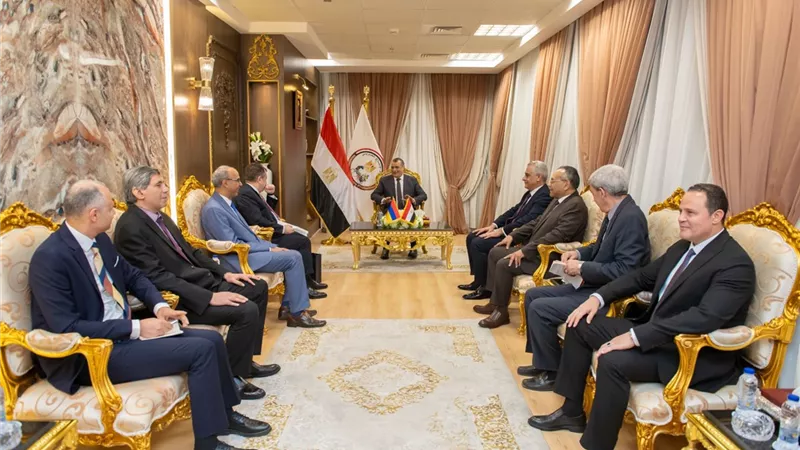   وزير الإنتاج الحربي يبحث مع سفير أرمينيا تعزيز التعاون الصناعي والعسكري