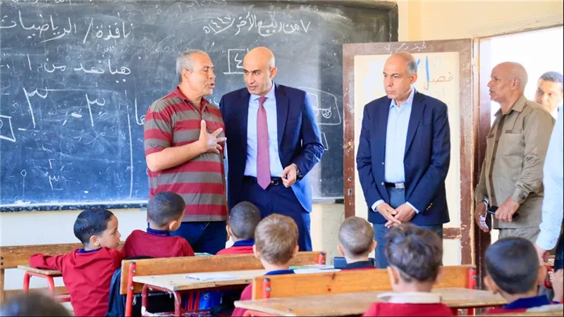 تفاصيل حافز شهري جديد للمعلمين لمواجهة تأخر المستحقات وتحفيز الأداء