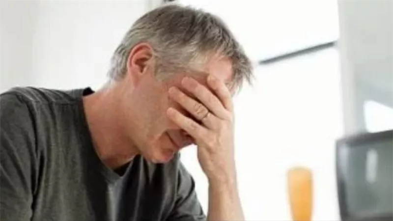 سن اليأس والتغيرات الهرمونية لدى الرجال بعد الأربعين.. ما حقيقتها؟ 	
