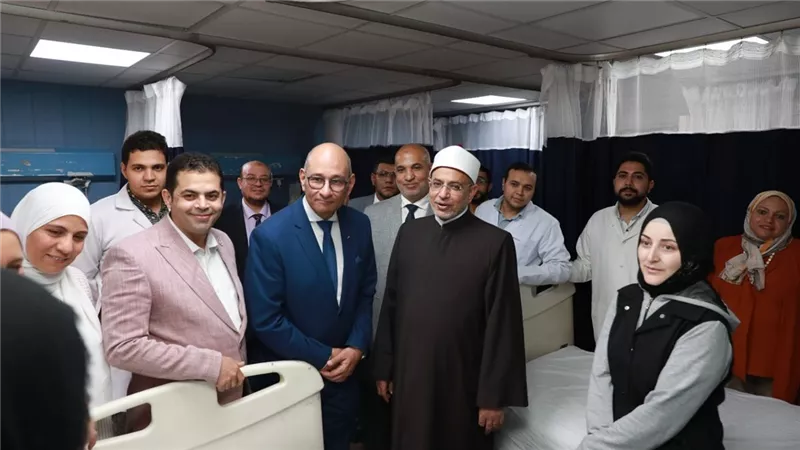 رئيس جامعة الأزهر يتفقد عيادة القدم الحنفاء بمستشفى الزهراء الجامعي
