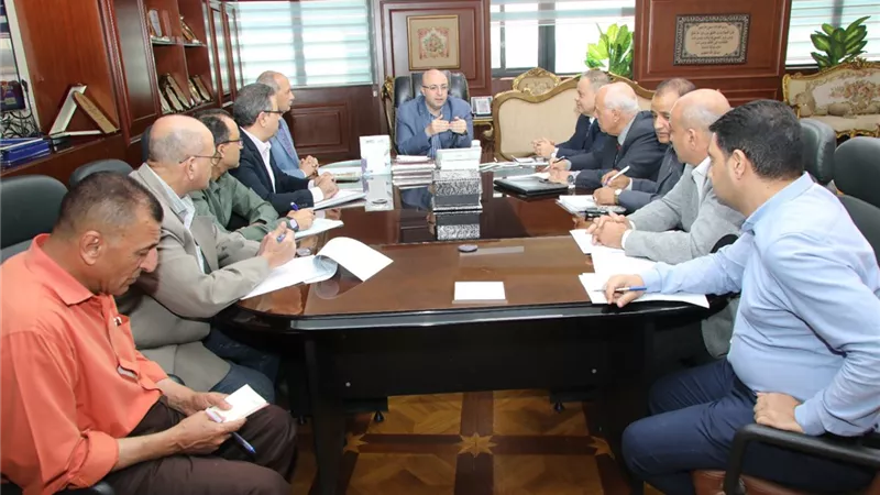 محافظ بني سويف يناقش مستجدات أعمال التطوير ورفع الكفاءة بمصنع تدوير المخلفات 