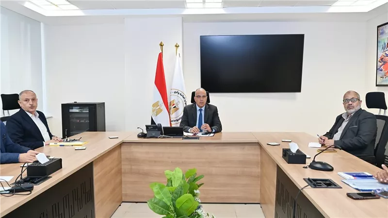 وزير الري يستعرض مجهودات الوزارة لتطوير البحيرات الشمالية وتأمين فرص عمل جديدة