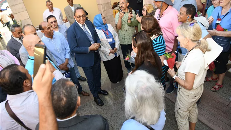 محافظ قنا يشهد احتفالية اليوم العالمي للسياحة بمعبد دندرة (صور)