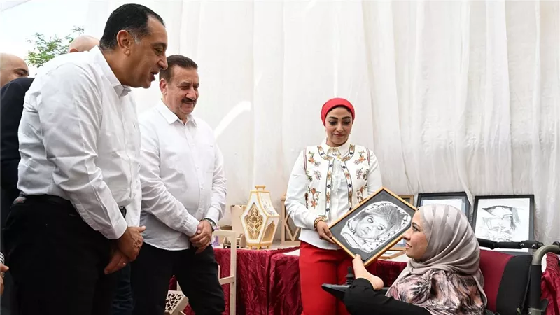 رئيس الوزراء يتفقد مشروعات 
