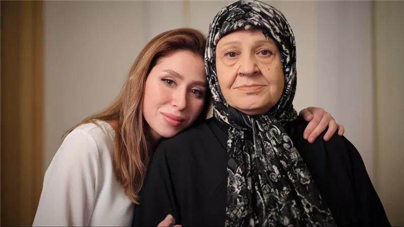 الأول بدون جدتها.. إيناس عز الدين تحتفل بعيد ميلادها 