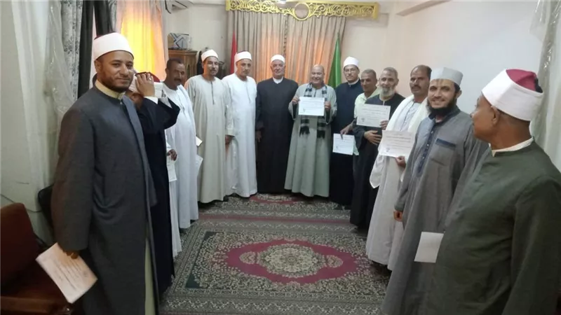 مدير مديرية أوقاف الفيوم يكرِّم المتميزين من العاملين بديوان عام المديرية