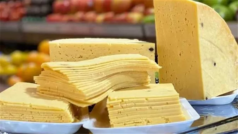 فوائد وأضرار الجبنة الرومي: تحذير من نوع معين يهدد الصحة