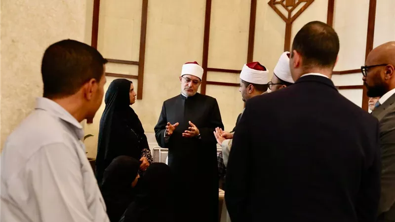 مفتي الجمهورية يستمع لآراء جمهور المستفتين حول خدمات دار الإفتاء