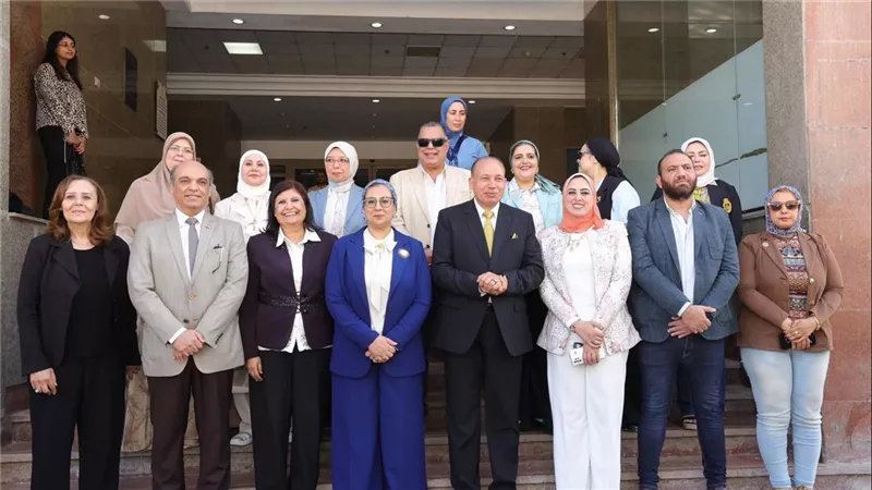 أمل عمار ووفد المجلس يتفقدون وحدة مناهضة العنف ضد المرأة بجامعة المنصورة 