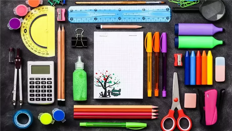 أفضل طرق ترتيب الأدوات المدرسية للحفاظ على التنظيم والتركيز الدراسي