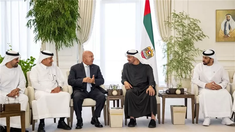 محمد بن زايد يستقبل وزراء النقل المشاركين في مؤتمر جلوبال ريل 2025