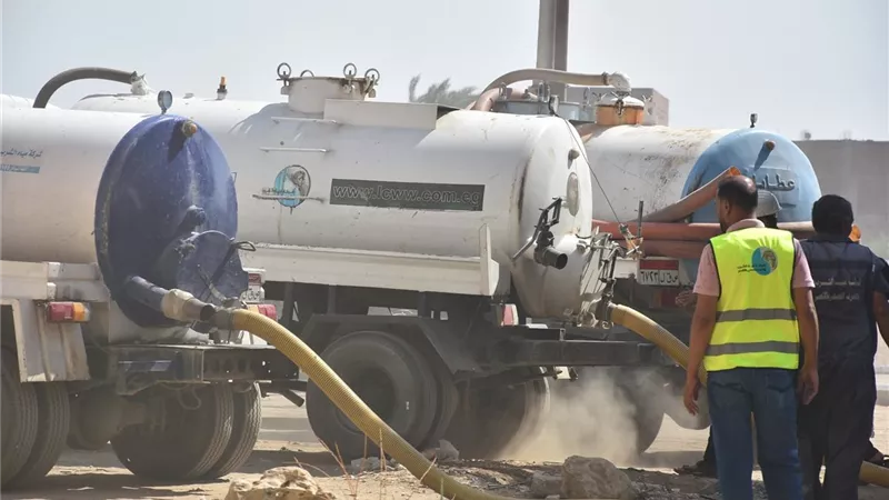 كسر خط صرف صحي رئيسي بمنطقة الجوايدة بإسنا.. وتخفيض ضغوط المياه لمدة 8 ساعات 