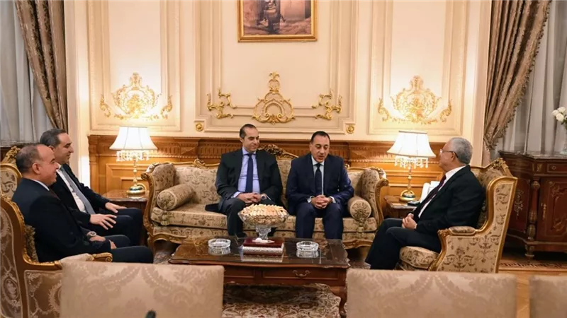 بحضور المستشار محمود فوزي.. رئيس مجلس النواب يستقبل الدكتور مصطفى مدبولي 