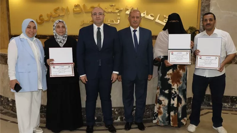 محافظ بني سويف يُكرًم المتميزين بوحدات الرصد الميداني بمركزى الواسطي وببا