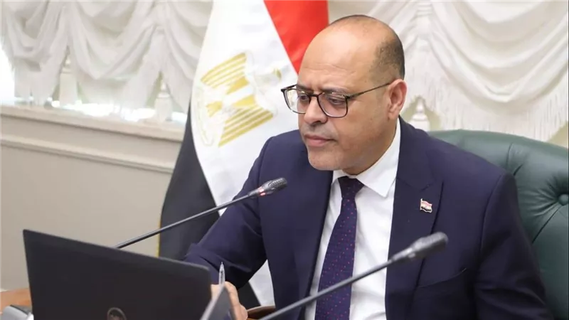 “حداد نجار سباك”..وزارة العمل تجري اختبارات للمتقدمين على وظائف بدولة الإمارات