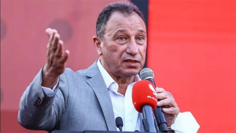 محمود الخطيب.. مظاهرة في حب 