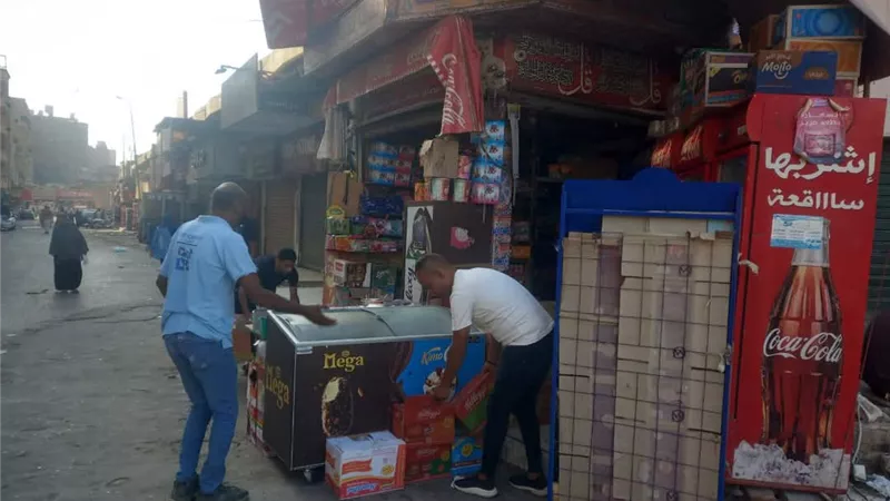 حملة لرفع الإشغالات والتعديات بنطاق حى الأربعين بمحافظة السويس 
