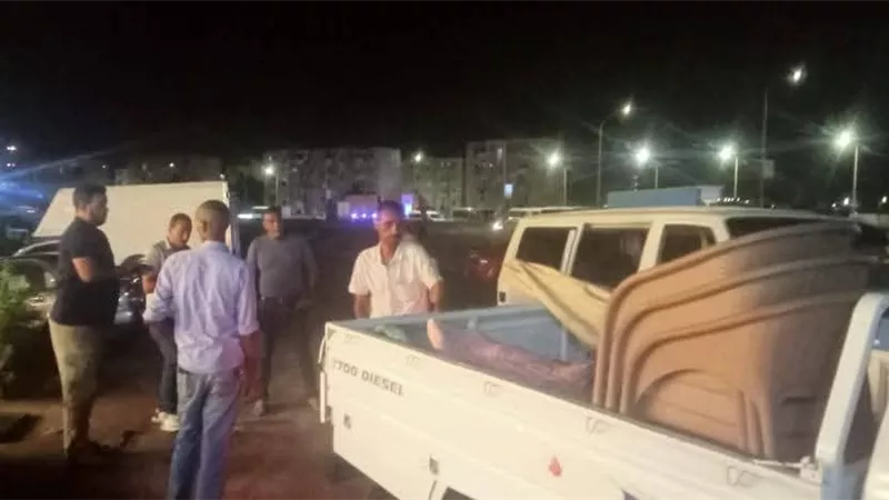 تكثيف الحملات المسائية لرفع وإزالة الاشغالات والعوائق بنطاق حي عتاقة بالسويس 