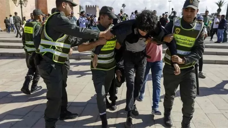 التفاصيل الكاملة لتطورات الأوضاع في المغرب وحقيقة هروب الأسرة الملكية