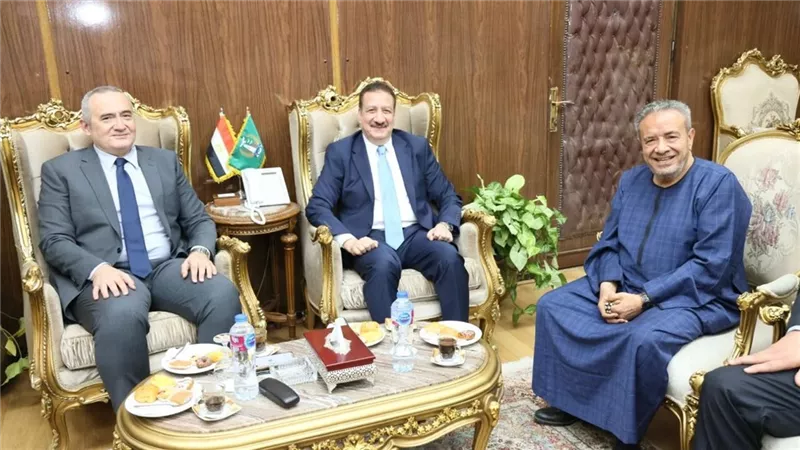 محافظ المنوفية يستقبل رئيس الهيئة العامة للمستشفيات والمعاهد التعليمية