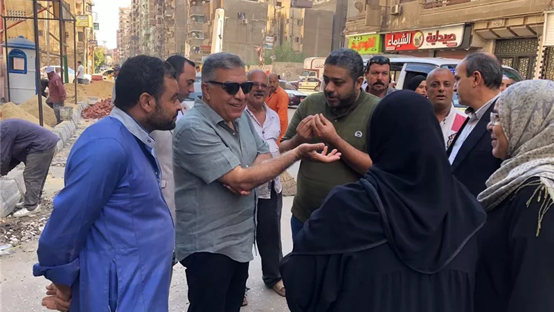 لتحسين الخدمات للمواطنين.. محافظ الدقهلية يتجول بشوارع المنصورة 
