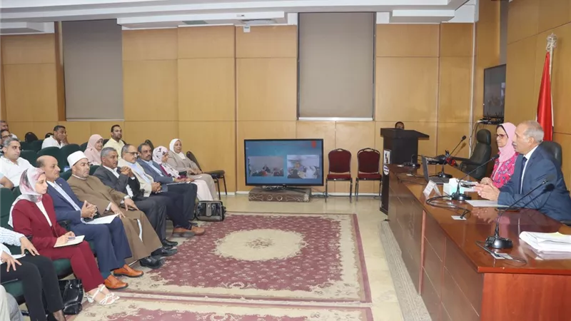 سكرتير عام بنى سويف يبحث الموقف التنفيذي لمشروعات الخطة الاستثمارية