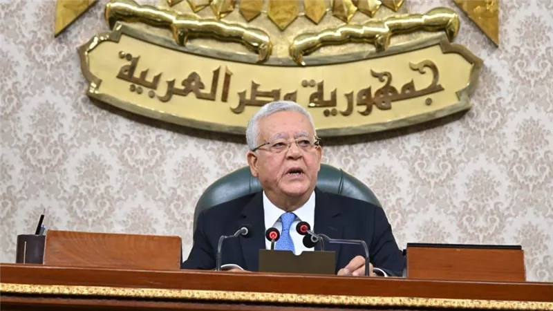 رئيس مجلس النواب يهنئ الرئيس السيسى بذكرى نصر أكتوبر المجيد