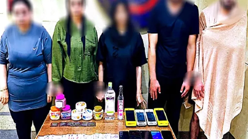 القبض على شخص يدير نادي صحي لممارسة الرذيلة بمدينة نصر ومعه 3 سيدات 