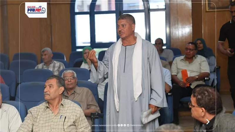 محافظ المنيا يوجه بحلول عاجلة لشكاوى المواطنين ضمن مبادرة 