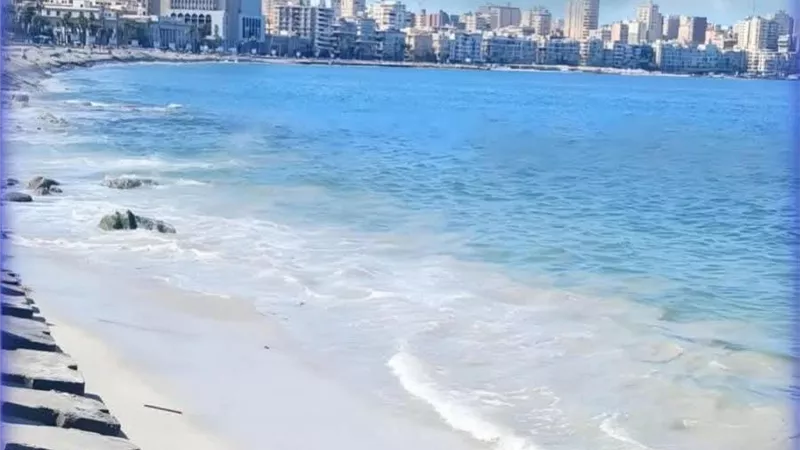 «القومي لعلوم البحار»: انحسار المياه بشواطئ الإسكندرية ظاهرة طبيعية 