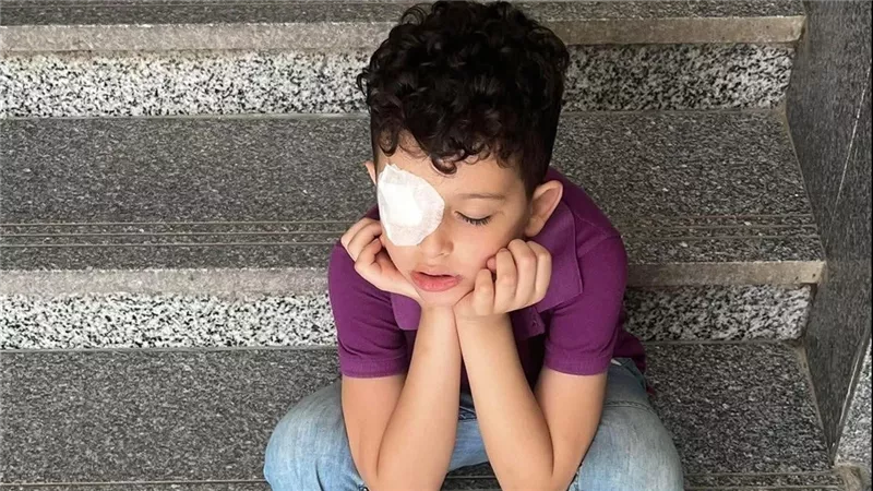 معلمة تتعدى على طالب داخل مدرسة حكومية.. والأم: الإجراءات القانونية بدأت