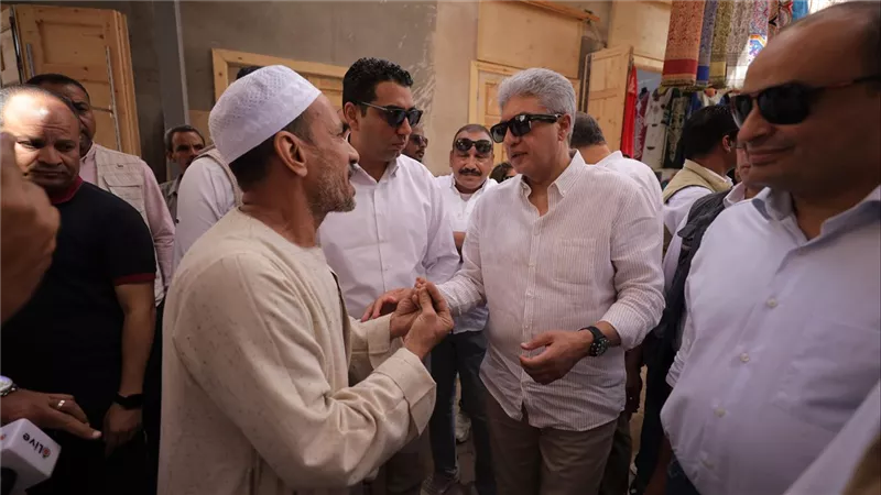  وزير السياحة والآثار من إسنا: نهتم بالبشر قبل الأثر 
