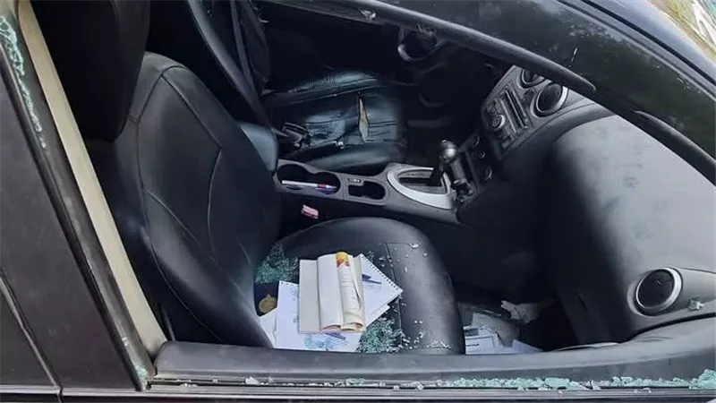 نجاة إعلامي من محاولة سرقة سيارته بجسر السويس.. تفاصيل