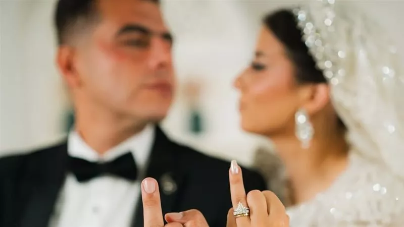 من البوركيني لتورتة الفرايد تشيكن.. أزمات تتوالي في حياة ابنة هبة قطب