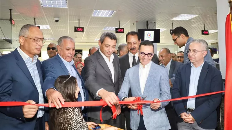 وزير الاستثمار ومحافظ السويس يفتتحان مكتب التسجيلات التجارية الجديد