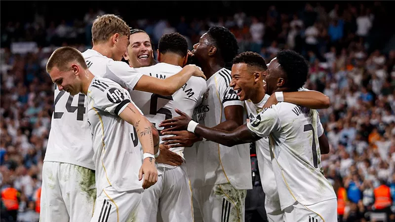 ببصمة برازيلية وفرنسية.. ريال مدريد يكتسح فياريال ويعود لصدارة الليجا