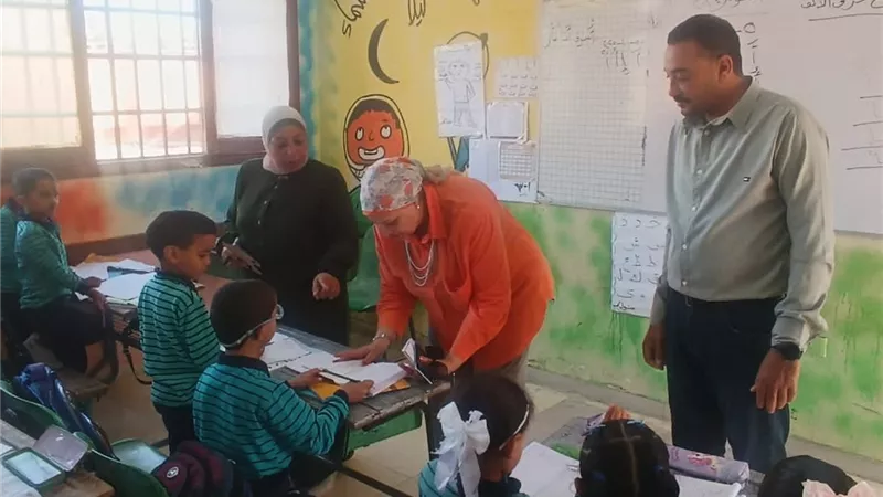 مدير تعليم السويس.. رفع مستوى الطلاب وتوفير بيئة آمنة وسليمة على رأس الأولويات