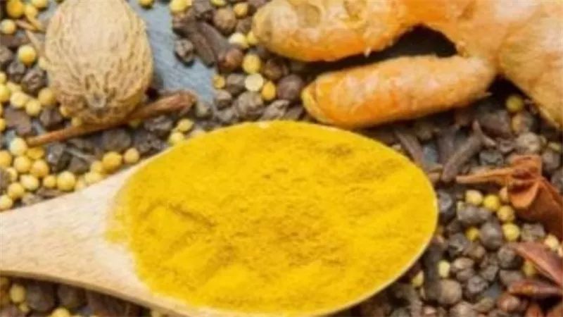 للعناية بالبشرة.. اعرفى 7 فوائد لاستخدام الكركم لتحسين صحة الجلد