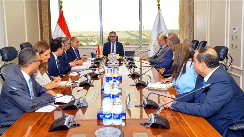 شريف فاروق يبحث تزويد مشروع المنافذ التموينية بأحدث الأنظمة الإلكترونية
