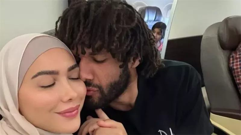 النني يرزق بمولود جديد من زوجته الثانية غير المعلنة|صور
