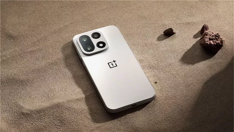 تسريب صور ومواصفات OnePlus 15 قبل الإطلاق الرسمي..تعرف عليها الان