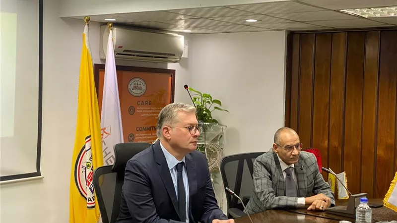 زيارة مفاجئة لوزير البترول والثروة المعدنية لشركة بدرالدين
