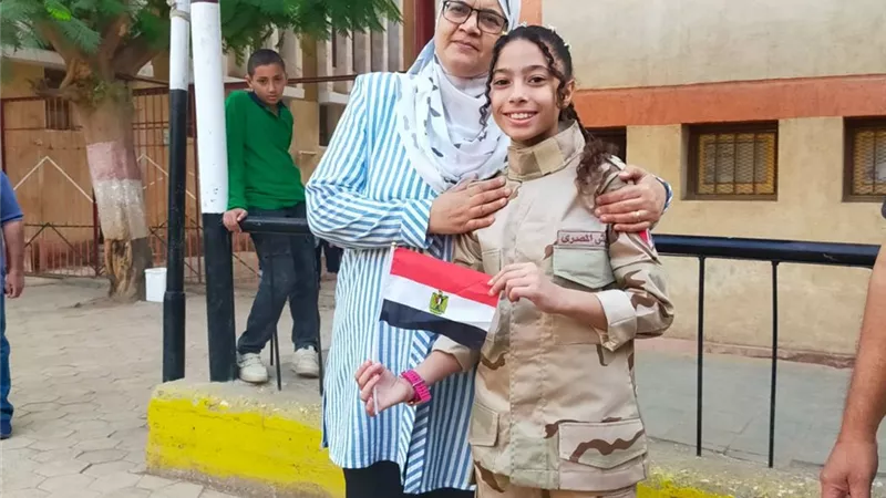 تلاميذ سوهاج يحيون ذكرى انتصارات أكتوبر المجيد.. صور