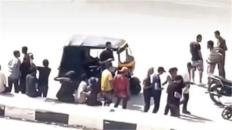 الأهالي وثقوا الواقعة.. الأمن يفحص فيديو متداول لتجار المخدرات بالجيزة   