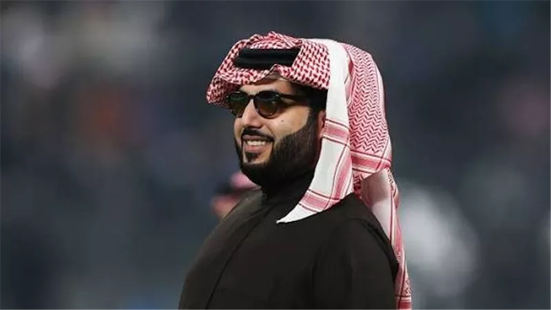 ذكر اسم بيومي فؤاد.. تركي آل الشيخ يروج لمسرحية النداء الأخير